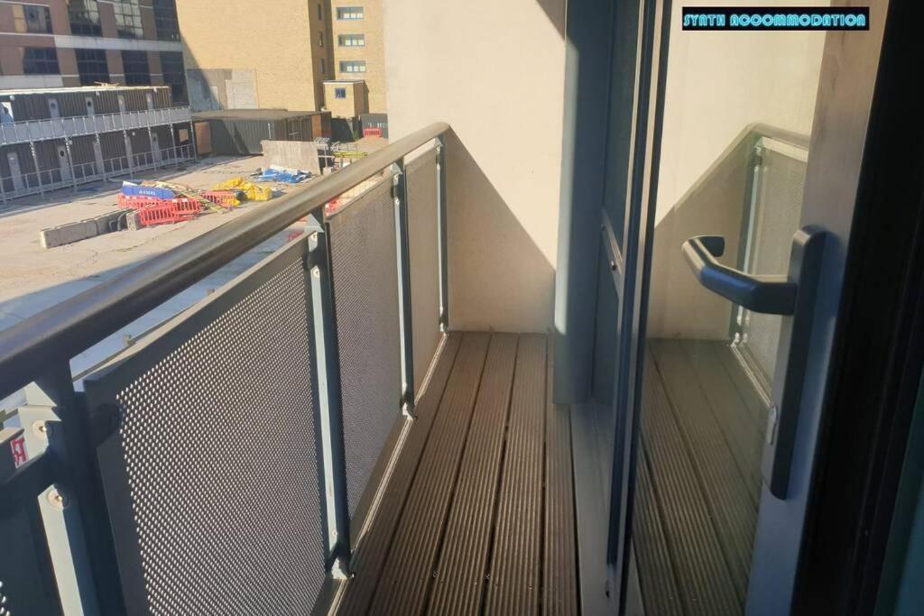 لندن 80S Retro 1Bed Studio Serviced Apartment Canary Wharf Perfect For Solo & Couple Travellers المظهر الخارجي الصورة